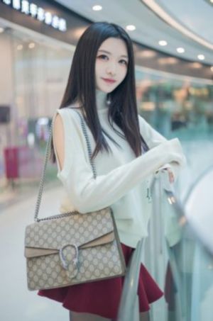 亲胸吻胸扒奶罩扒衣服视频_剧情片高清视频观看