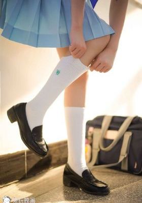 中出白嫩美女在线播放_4K高清在线